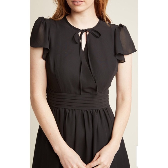 ModCloth Black V Neck Dress - Picture 2 of 6